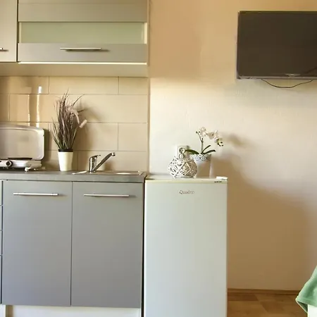 Sandy Apartment Lukoran